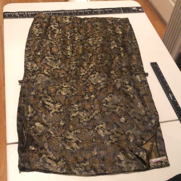 Black & gold size 10 asian print pencil skirt with side slits - Picture 3 of 15